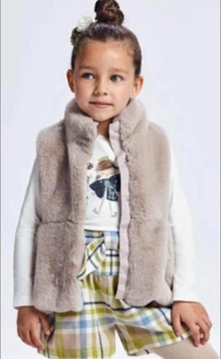 Пухкав красив елек майорал