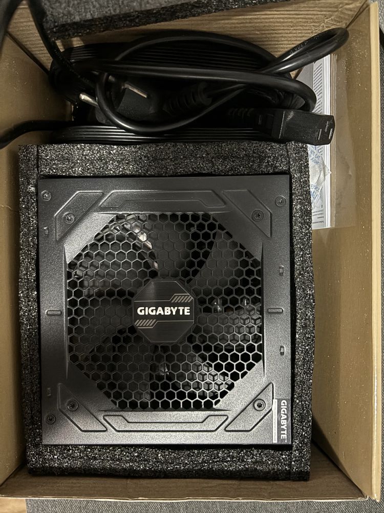 Sursa GIGABYTE P1000GM, 80 + GOLD, 1000W, fully modular