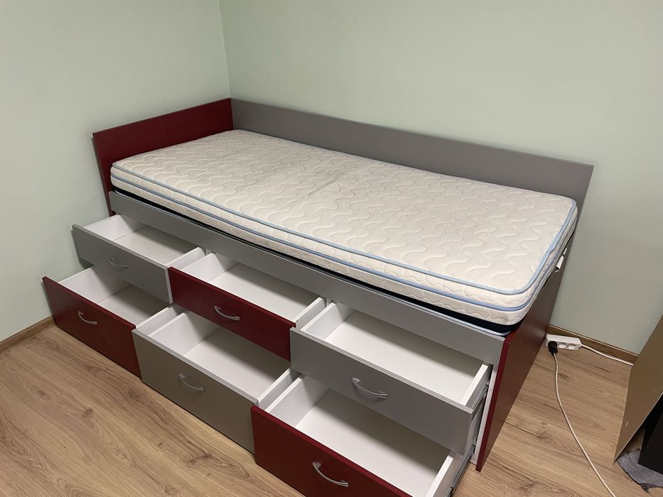Легло с 6 шкафа сиво/червено с матрак