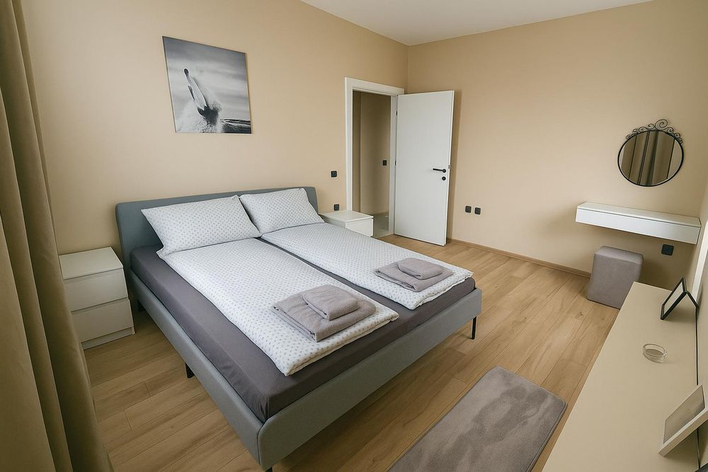 Дава се под наем Тристаен апартамент в Пловдив, Кършияка - 106 кв.м за 550 € - Снимка #2