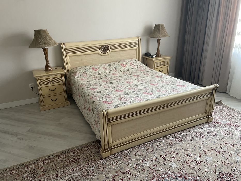 Продам кровать со спальным гарнитуром