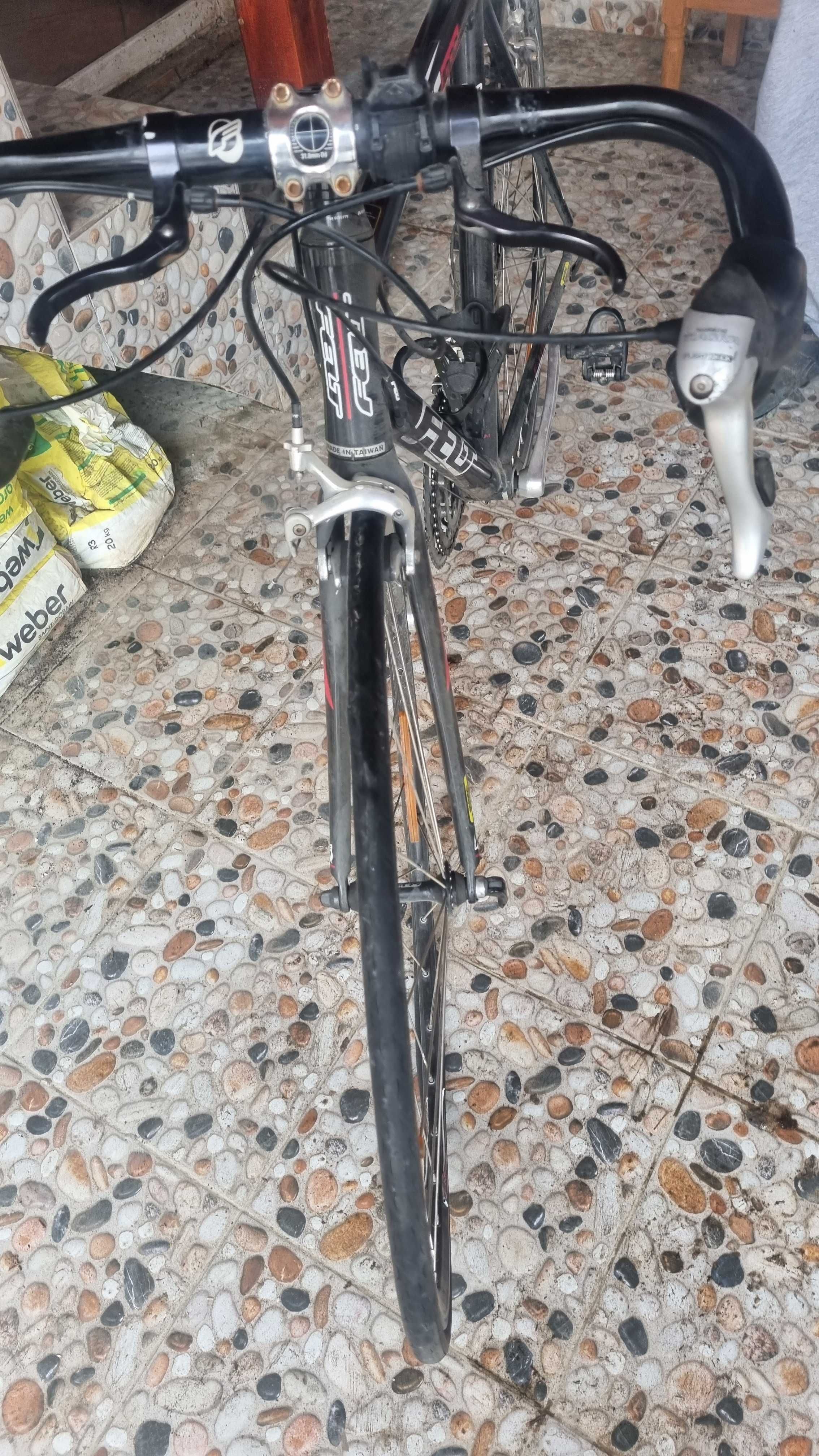 Vand 2 bicicleta  una xcaliber7  pitin folisita si una felt 1000