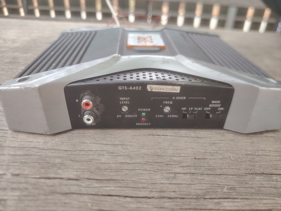 Subufar și amplificator JBL