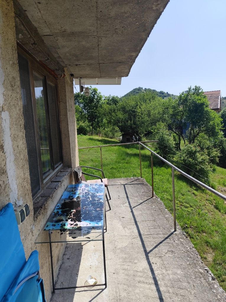 Къща в с.Пищане с уникална панорама!