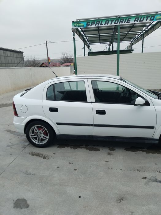 Vând Opel  Astra g