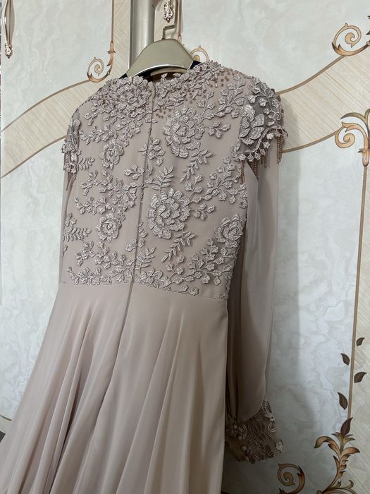 Вечернее платье