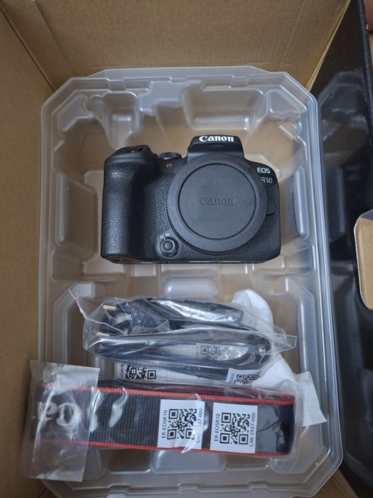 Aparat Canon eos r10
