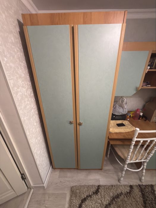 продам шкаф с полкой