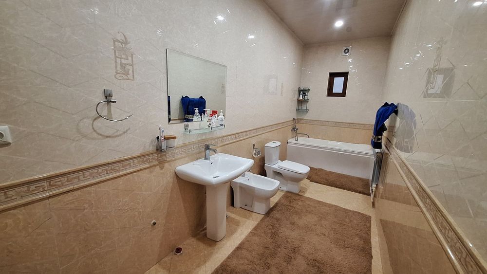 Qibray tuman
Mirobod 2-3 tor kocha
3 ta spalni
1 ta kuxni 
1 ta sanuze