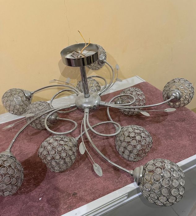 Люстра для зала.