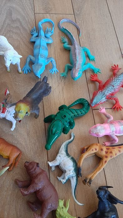 Микс гумени и пластмасови животни