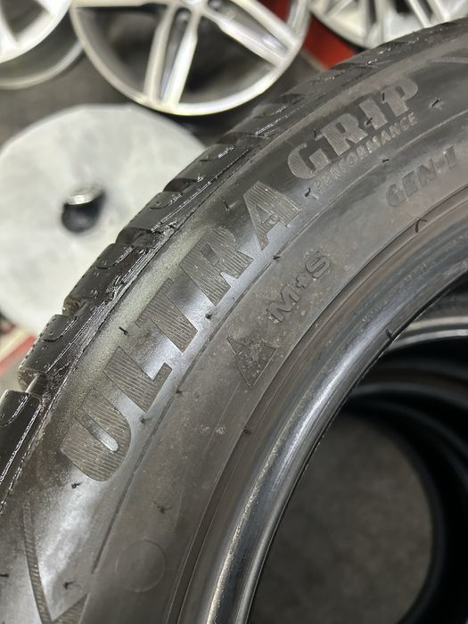 215/55/17 Goodyear Ultra Grip Performance Gen 1 Зимни 4 броя 9 мм