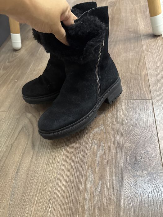 Продам зимниб обувь для девочки