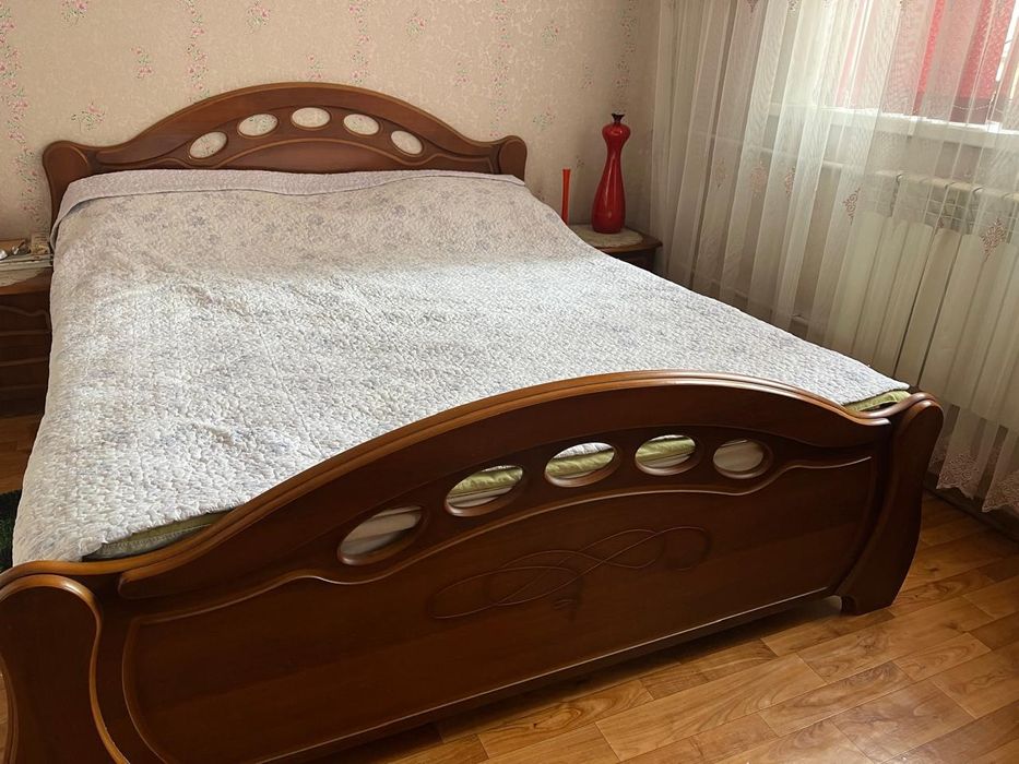 Продам спальный гарнитур
