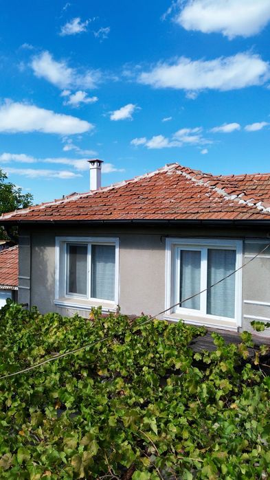 Продавам къща село Строево