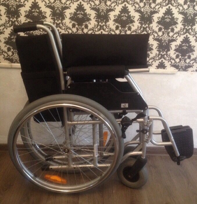 Немецкая инвалидная кресло-коляска на прокат и в аренду фирма: "MEYRA"