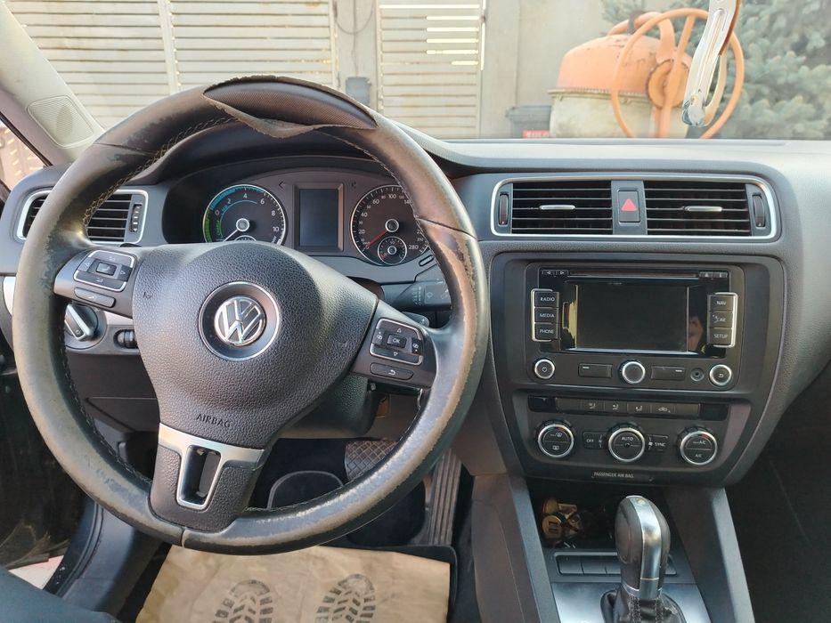 Volkswagen jetta hybrid