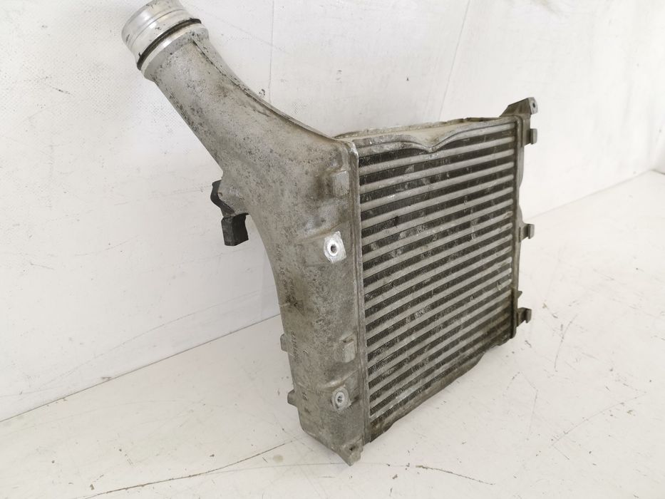 Интеркулер Радиатор Порше Кайен / Porsche Cayenne Оригинален