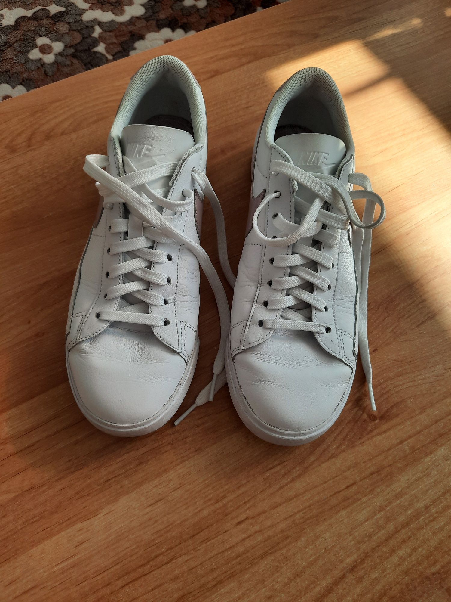 Дамски кецове Nike