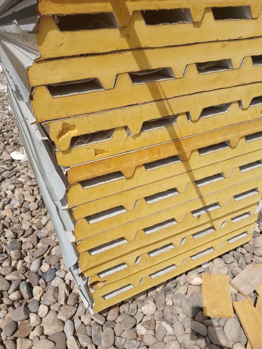 Vând panouri Sandwich