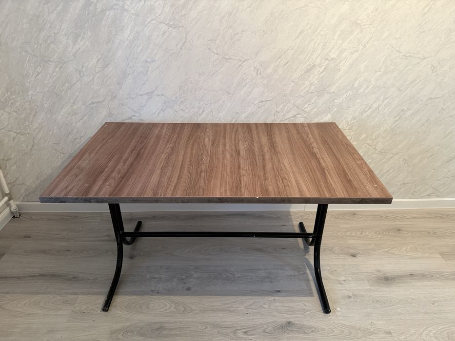 Новый стол продается