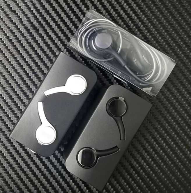 Casti Samsung cu fir conexiune prin USB type C