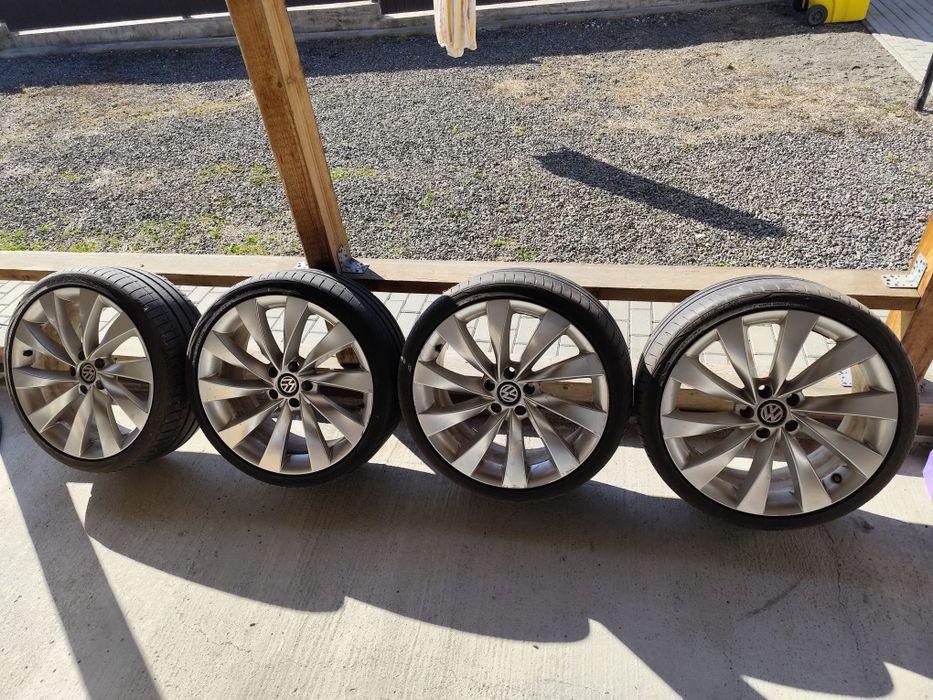 Vând set roti și două cauciucuri noi R19