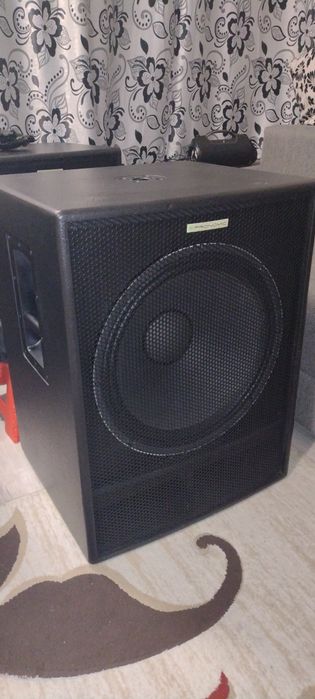 Vând basi 18" 600w