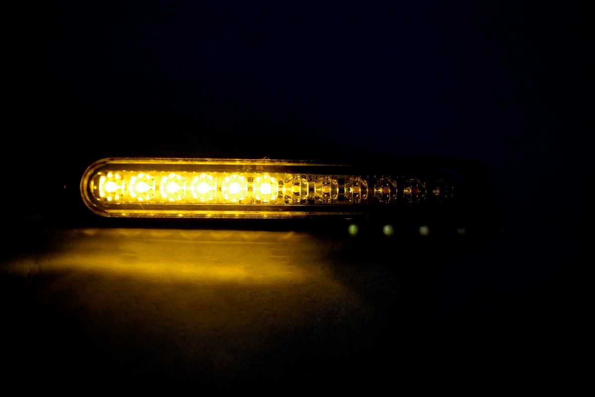 Блиц мигащи габарити ЛЕД LED Пътна помощ оранжевa светлина , 12-24V