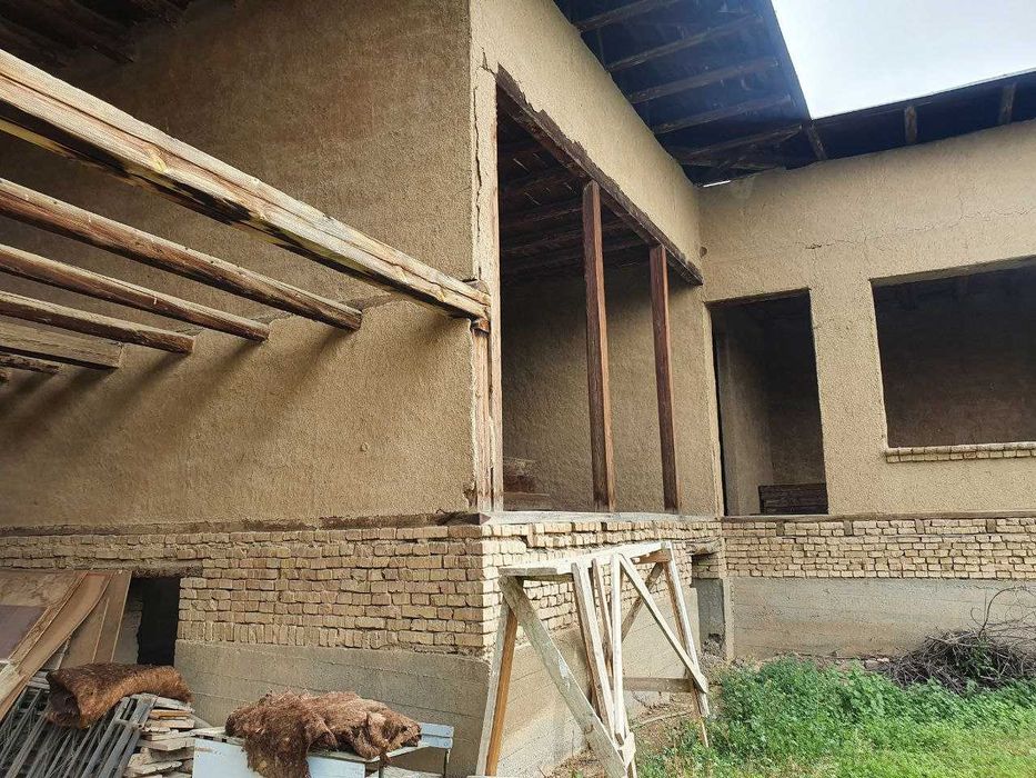 Uy sotiladi 8 sotix Keles Generalda