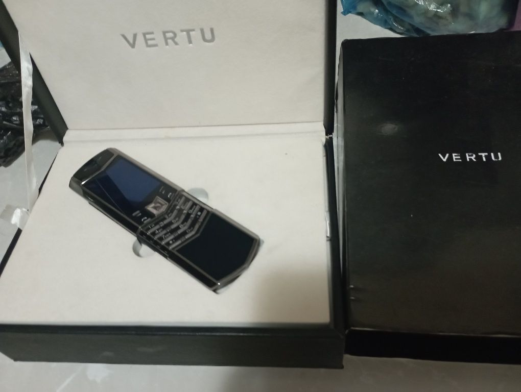Vertu slaydr signature black yengi pachti
