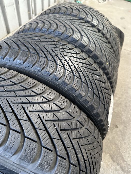 Set anvelope 185/60 R15 PIRELII (M+S) iarnă