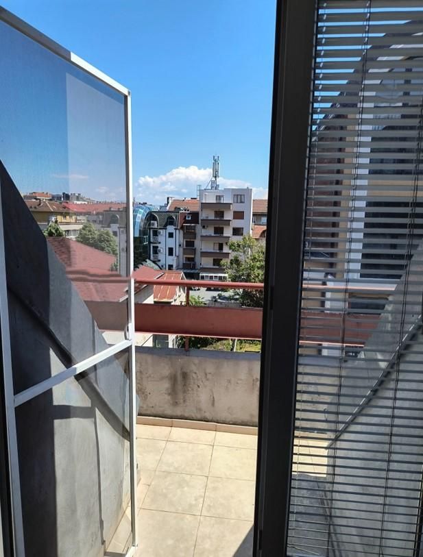 Дава се под наем Тристаен апартамент в София, Център - 75 кв.м за 625 € - Снимка #5