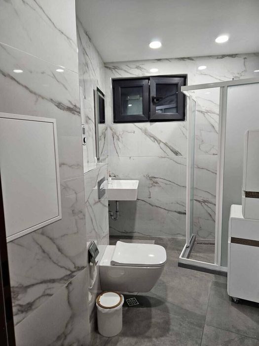 Дава се под наем Тристаен апартамент в Бургас, Център - 85 кв.м за 1122 € - Снимка #4