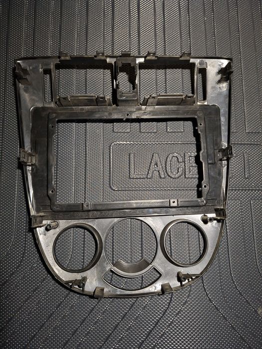 Lacetti gantra mamnitor ramka