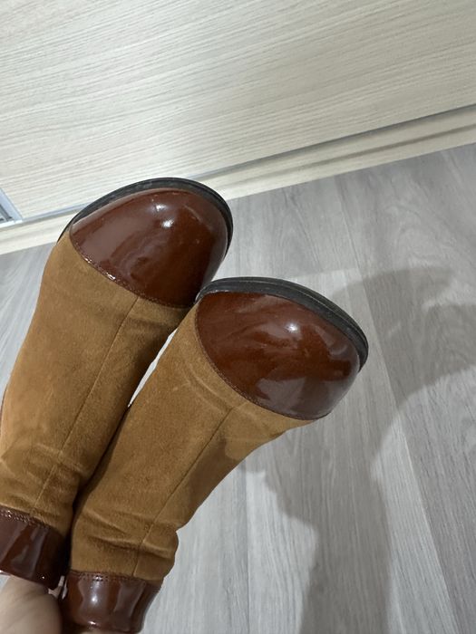 Botine piele intoarsa si lac 39