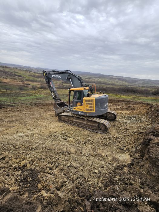 Excavator volvo ECR 235