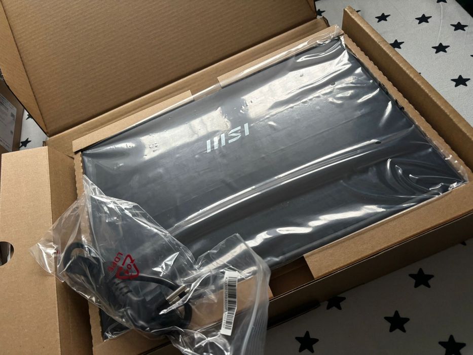 Laptop MSI Modern 15 B7M-463