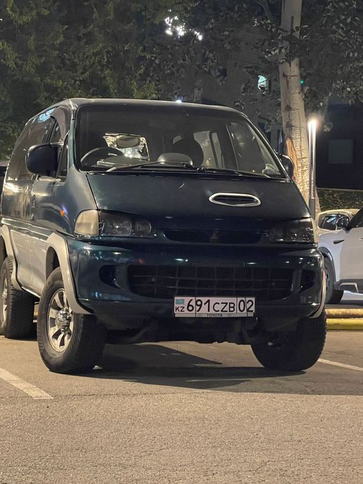 Продам Mitsubishi Delica