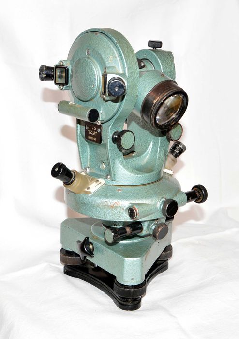 Теодолит ТТ-5, раритет, в отличном состоянии.