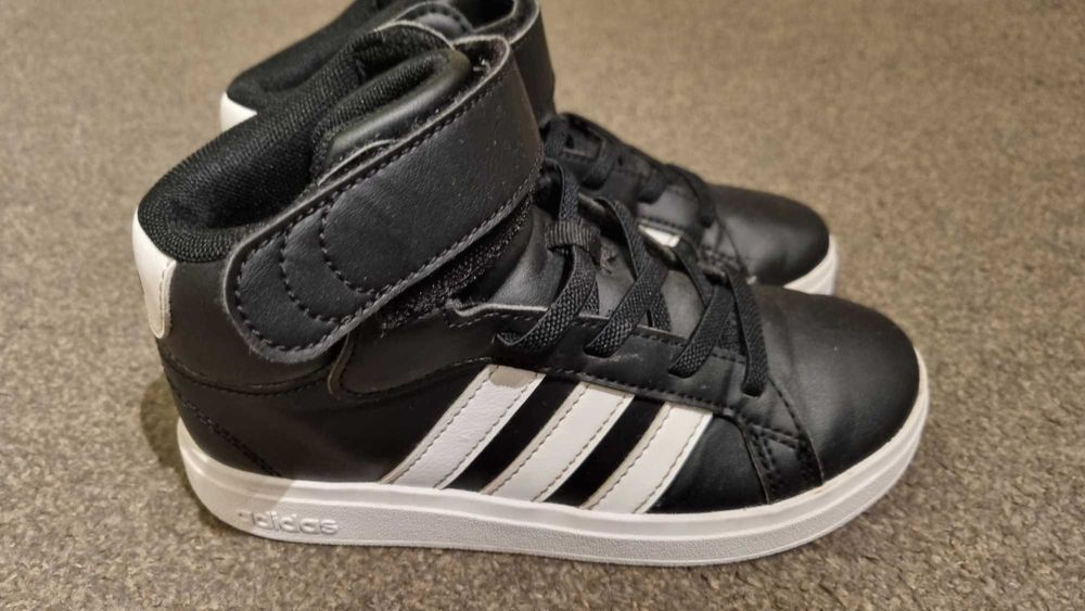 Incaltaminte Adidas marimea 31.5