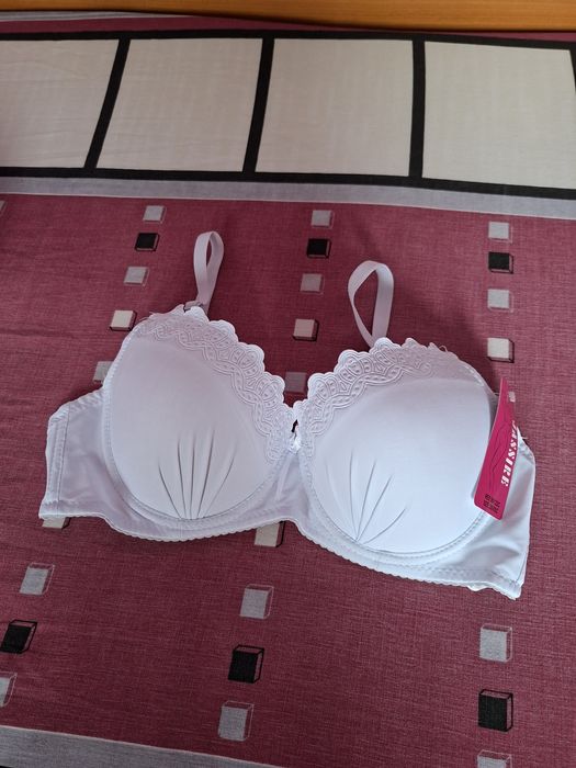 Vând Sutien Damă Mărimea 38/85 C Nou