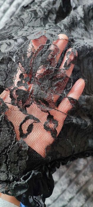 Рокля от черна дантела