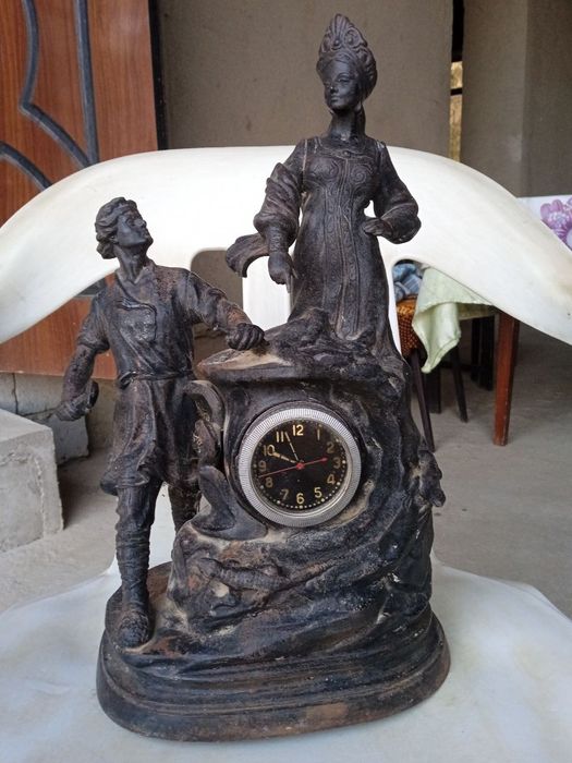 Bu qadimiy soat 1960 yil bronzadan yasalgan