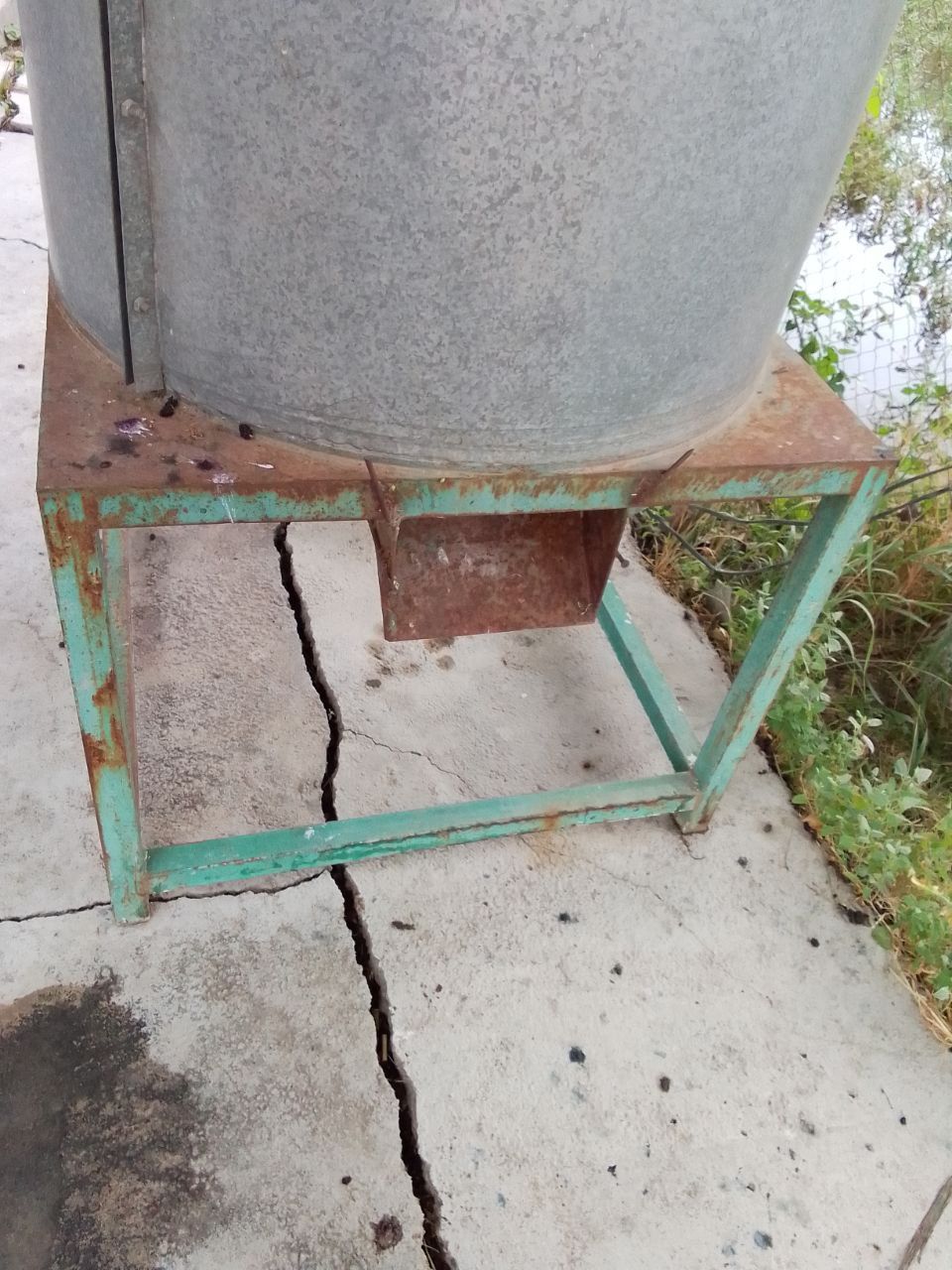 Товук тозалидиган аппарат