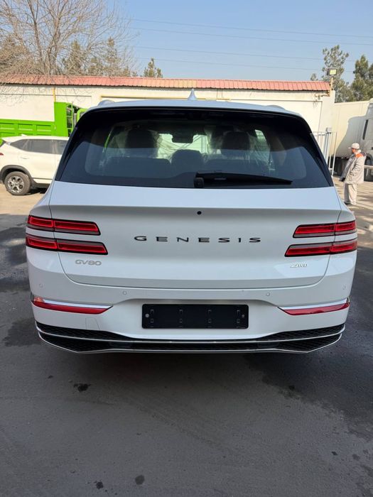 Ginesis GV80 2025