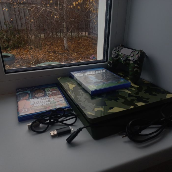 PS4 Slim 1TB игры+турецкий аккаунт+2 диска