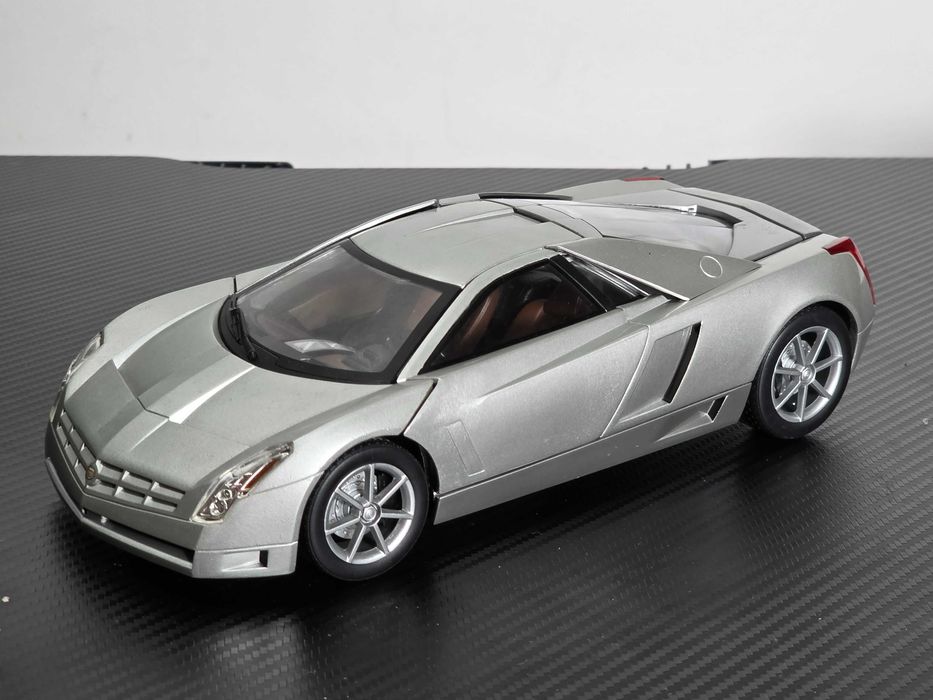 Macheta Auto 1/18 Hotwheels Cadillac Cien