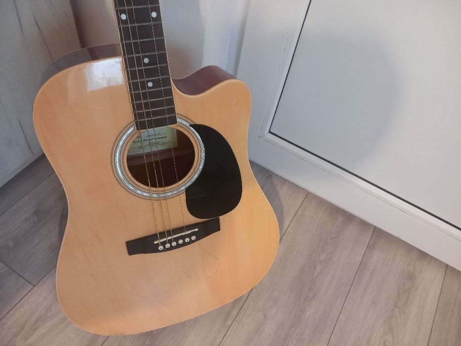 Chitară de vânzare