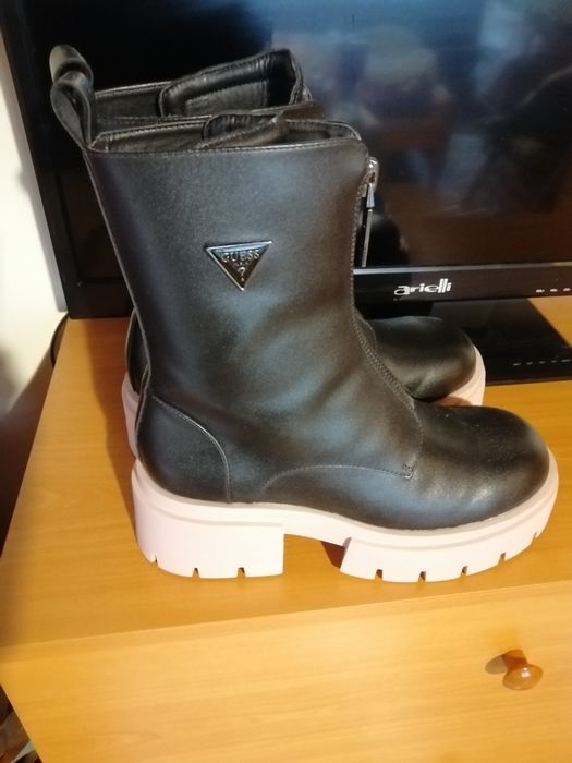 Страхотни дамски кубинки "GUESS"